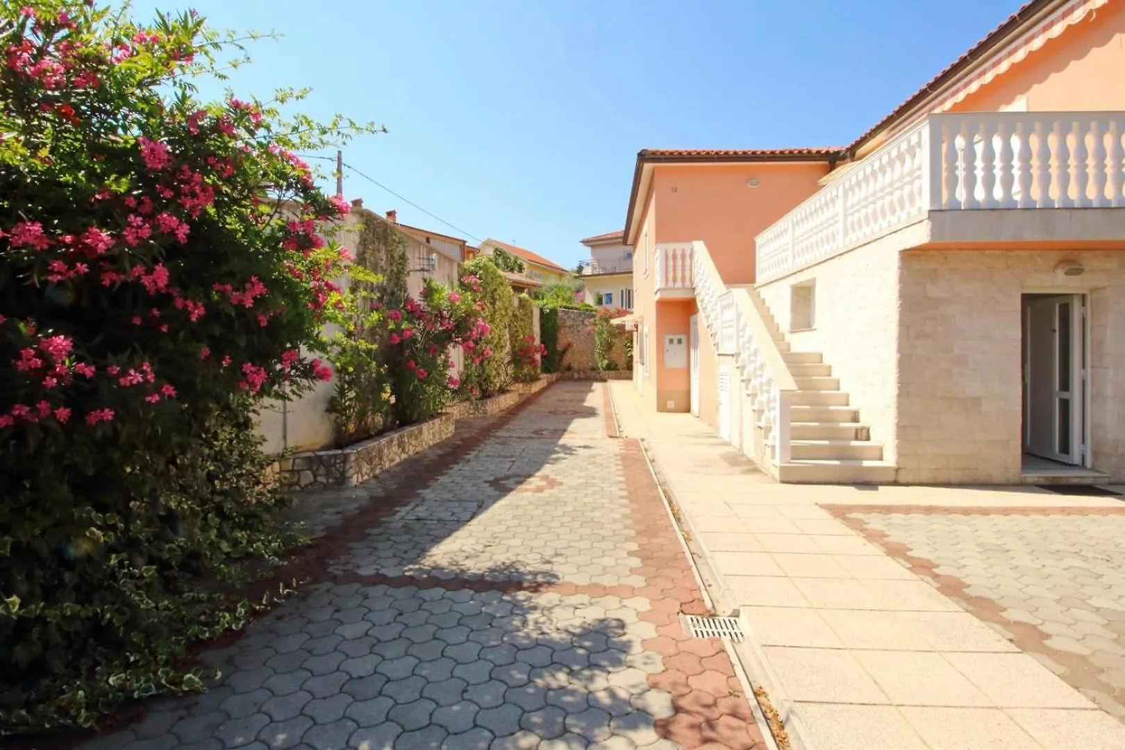 Apartments Radosna Šilo 3*,