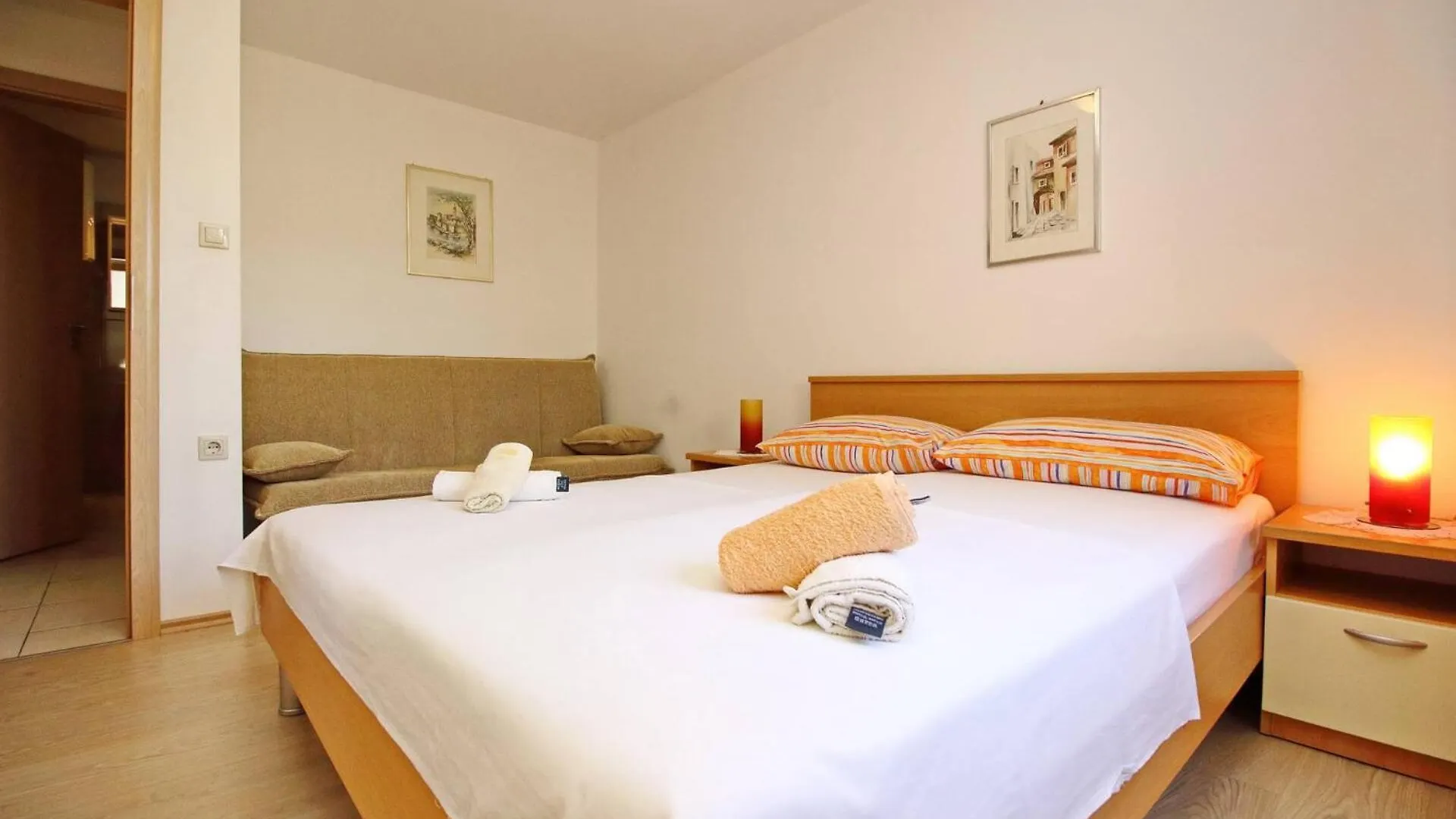 Apartments Radosna Šilo 3*,