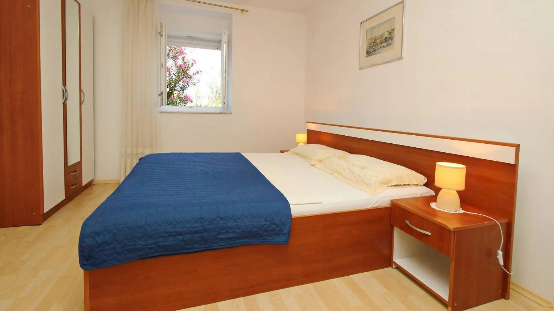 Apartments Radosna Šilo 招待所