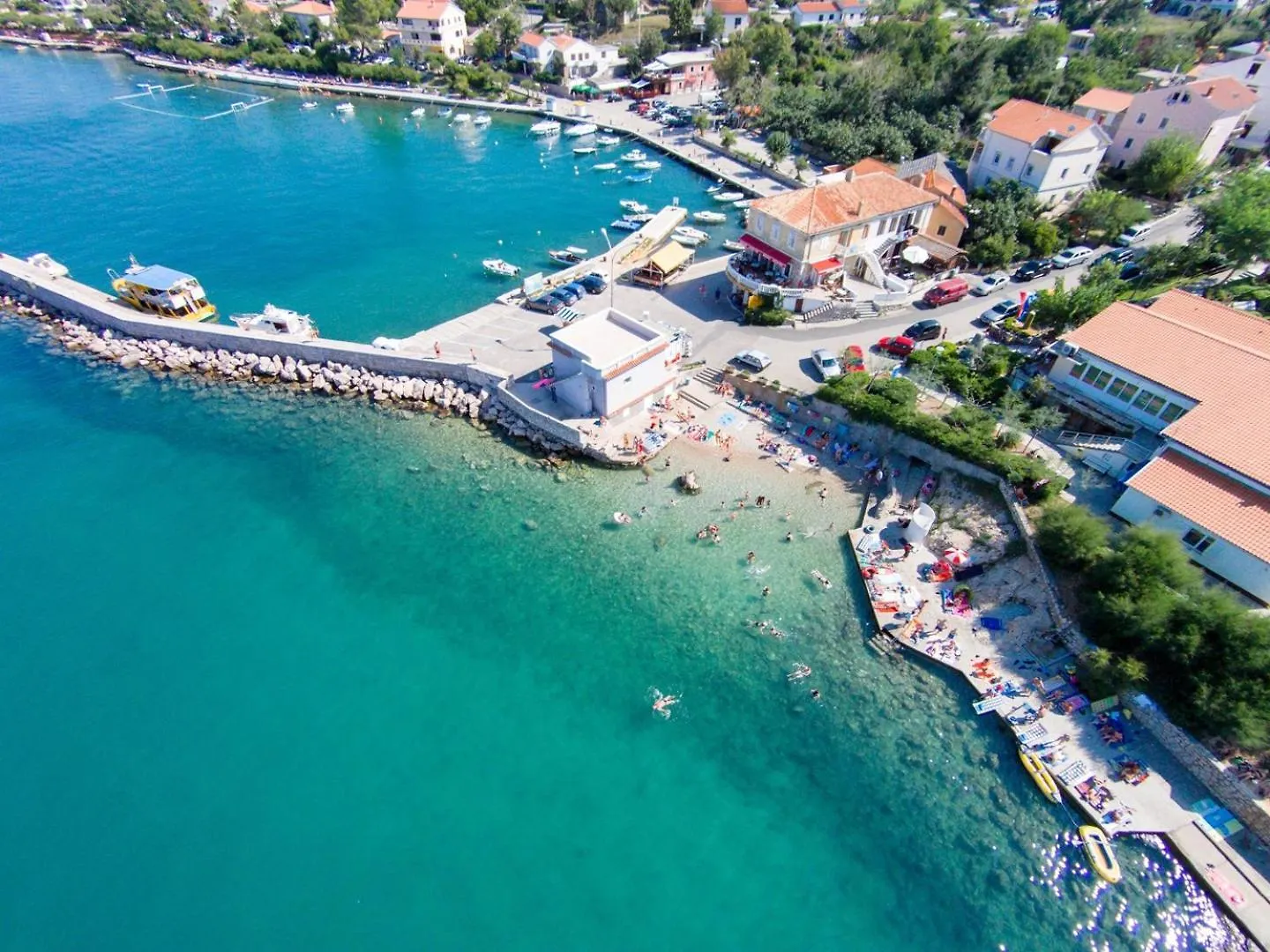 Apartments Radosna Šilo 3*,